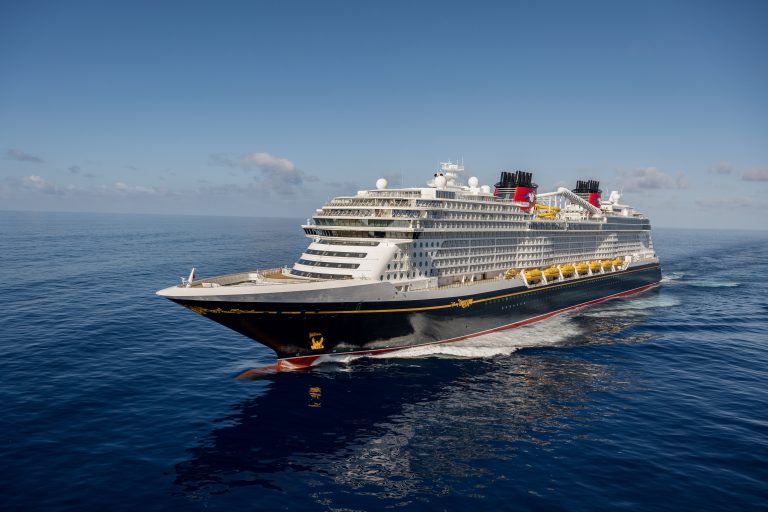 Disney Cruise Line
Disney Treasure
(C)Disney